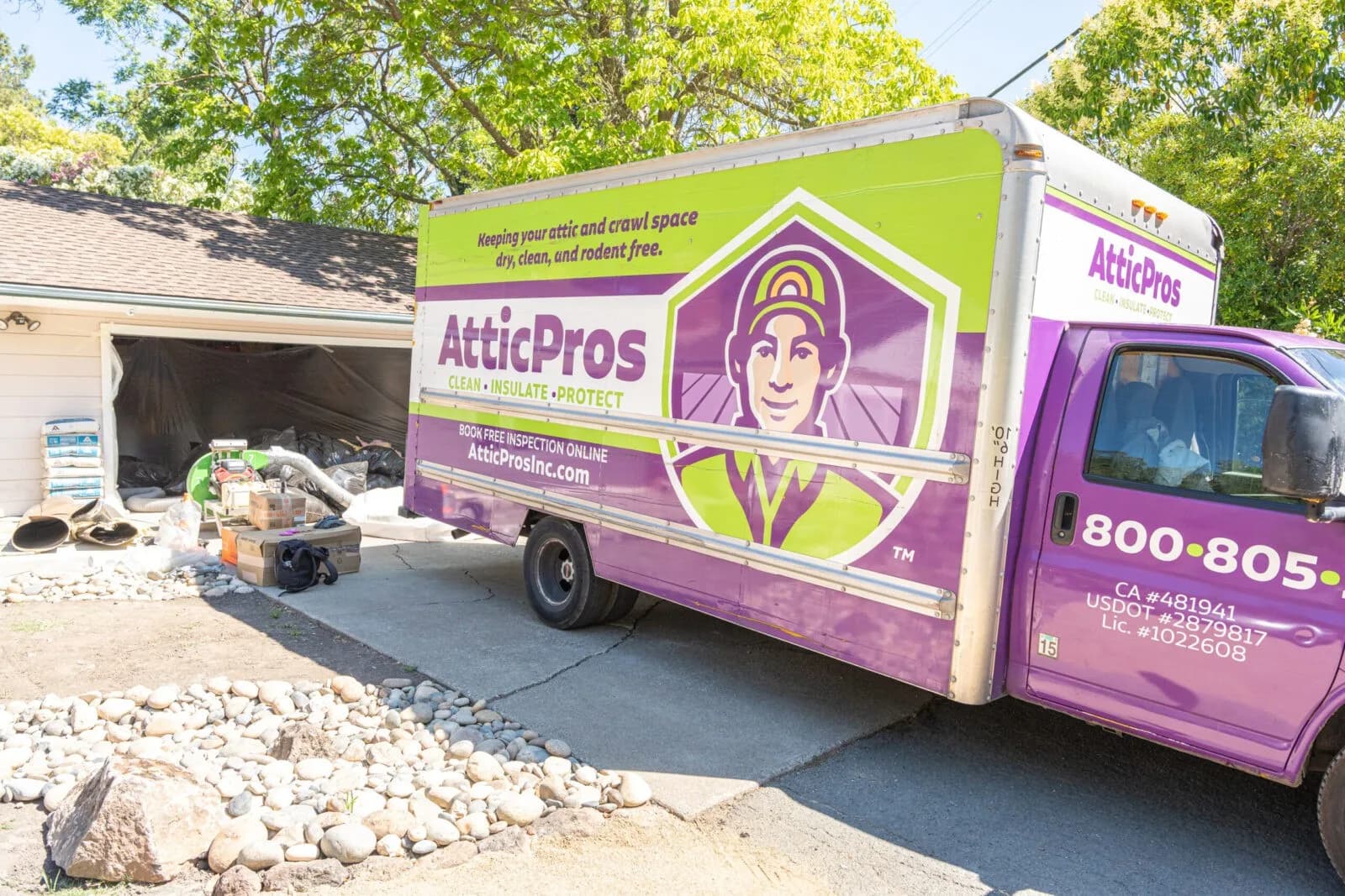 Attic Rodent Control: Hiring Professionals vs. DIY Approaches